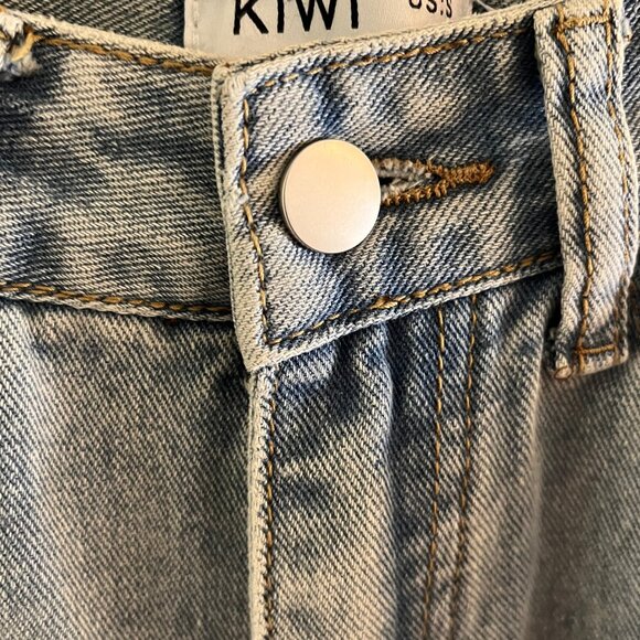 Kiwi Straight Fit Cut Out Rhinestone Rebel Bling Jeans Size Small New with Tags - Picture 9 of 16